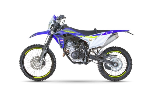 05-125-4T SE enduro-1200x801